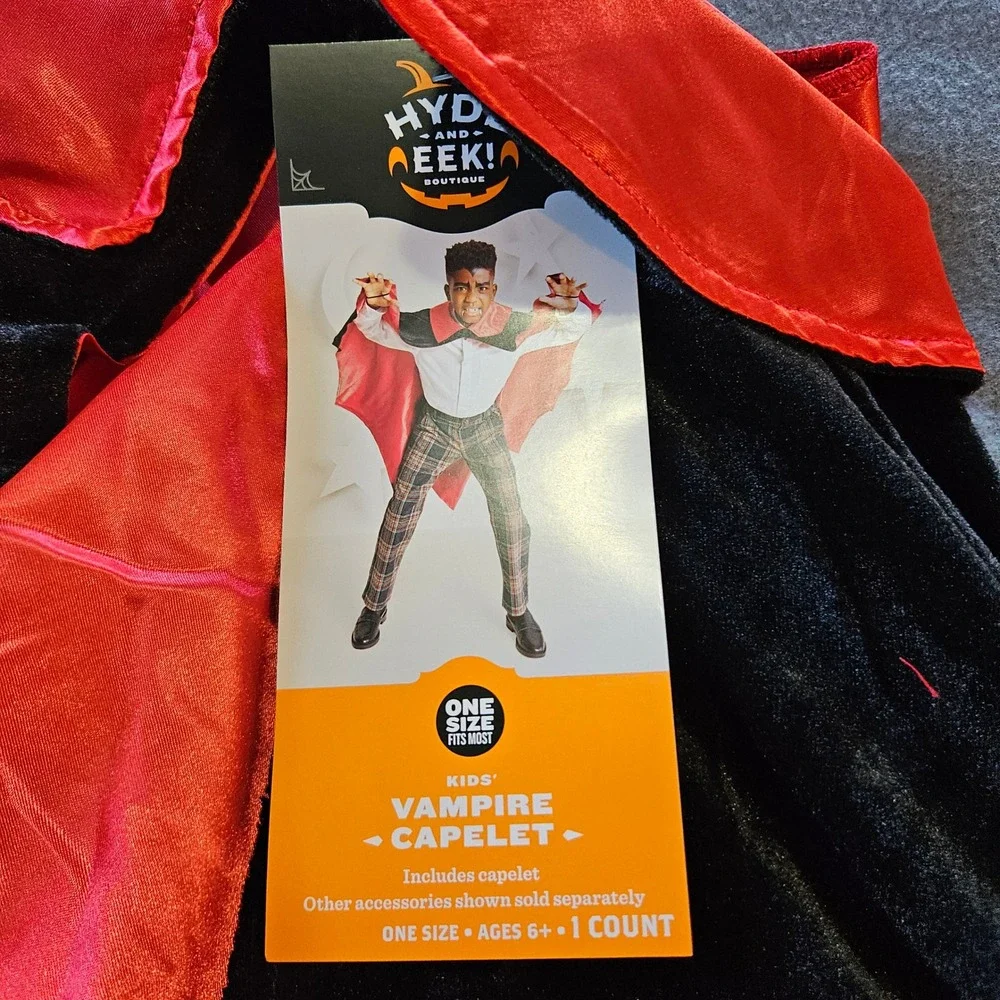 Kids Vampire Capelet Glow in the Dark Vampire Costume Hyde and Eek One Size‎